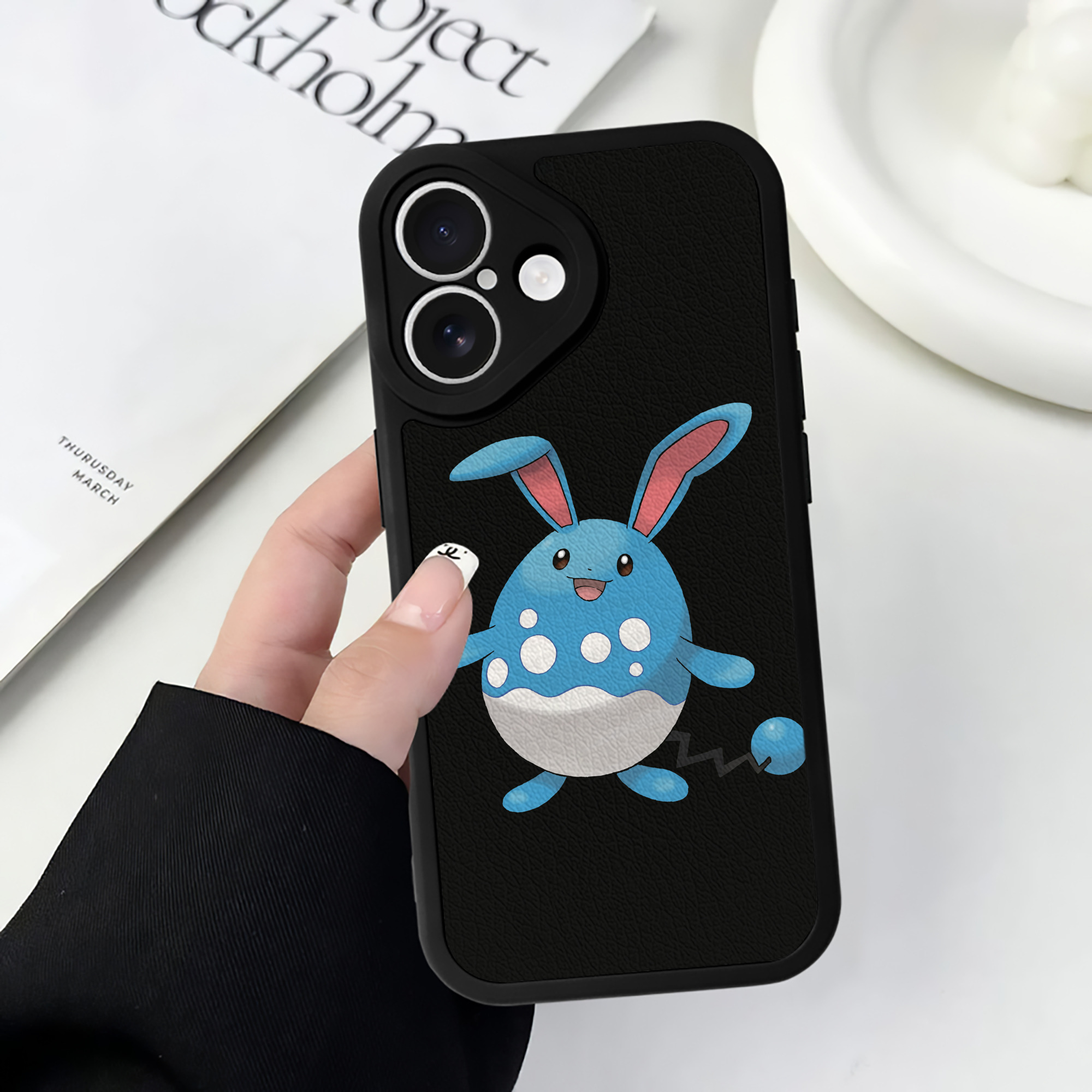 （画像用） ポケットモンスター Pokémon 【iPhone 16シリーズ対応】シリコンスマホケース（レザー調） 材質：シリコン